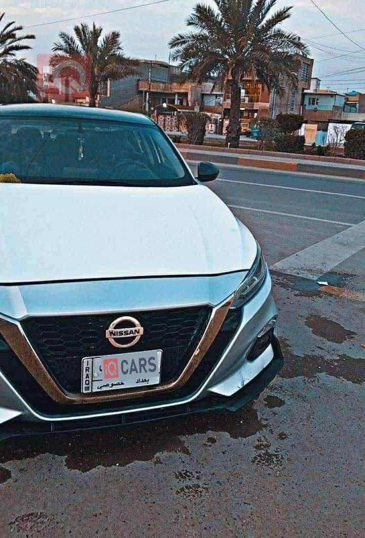نيسان ألتيما